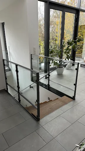 Glasgeländer Treppe